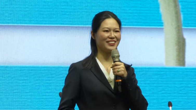 <p>柔肩似鐵，競綻芳華</p><div class="info clearfix"><span class="pull-left">鄒美玲</span><span class="pull-right">中鐵十八局集團有限公司財務共享服務中心</span></div>