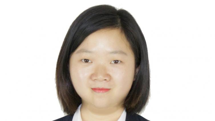 <div class="col-md-7" style="padding:0 20px 0 0;"> 								<h3>覃晴</h3> 								<p>中鐵二十三局集團有限公司共享中心<br />高級會計師</p> 							</div><p class="description">2017年很榮幸代表中鐵二十三局集團公司財務人員，單槍匹馬闖入了全國建筑業財稅知識競賽并取得了個人銀獎。</p>